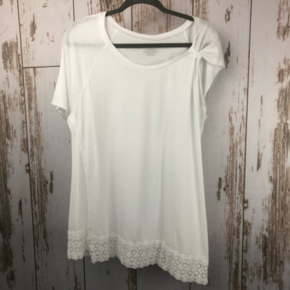 Lane Bryant Shirt, Size 14/16. In excellent condition!